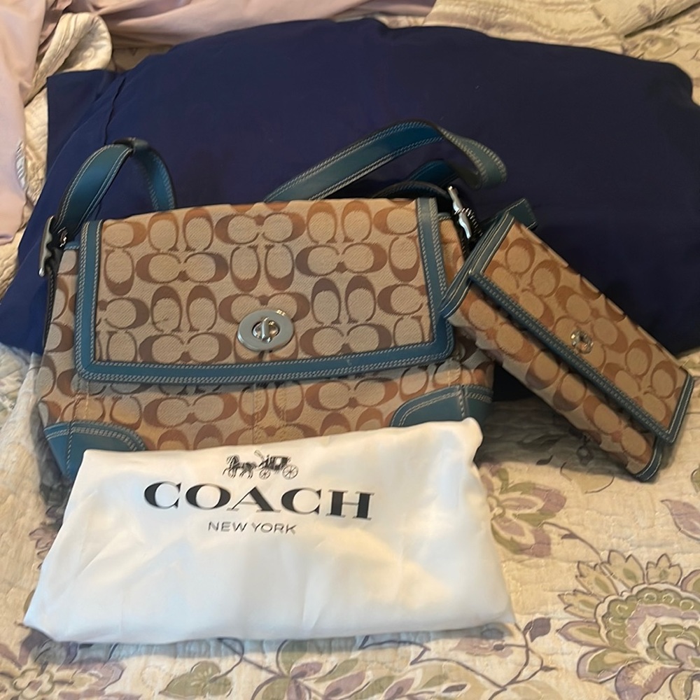 Coach shoulder bad and wallet